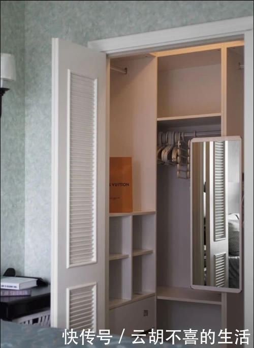 转角|小卧室转角1㎡,装个步入式大柜子,能装又美观,不比衣帽间差!