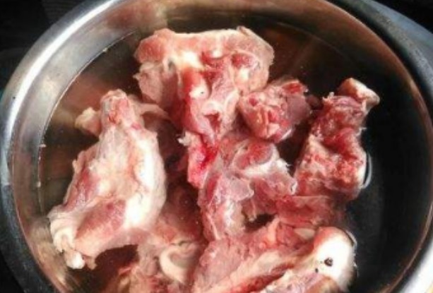 味道|想要熬好大骨汤,就得牢记“两步”,才会汤鲜味美又补钙!