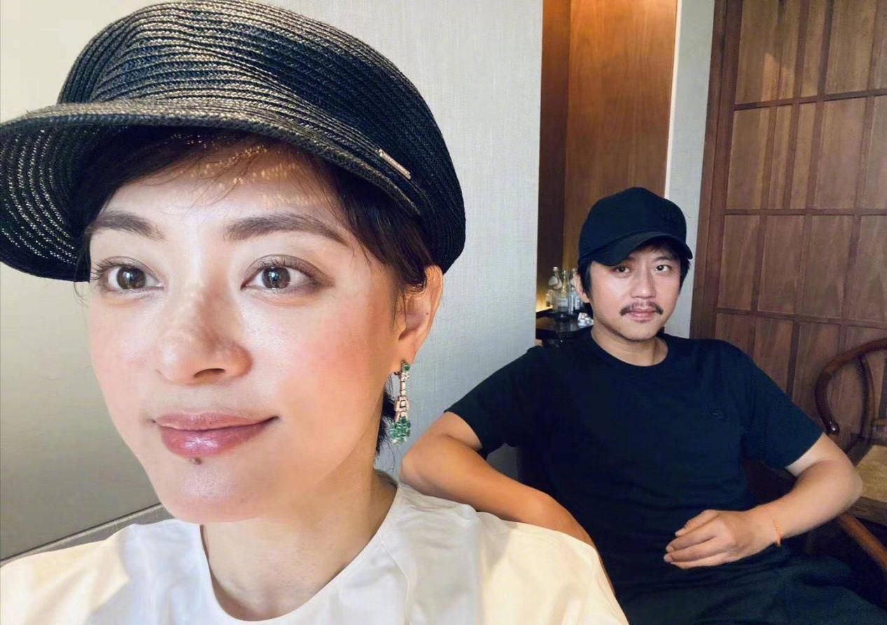 |邓超搞笑人设再达新峰!被网友调侃已成常事,妻子生日竟送这个