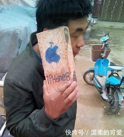 |幽默笑话:乘电梯下楼,遇见一个时尚美女,喷着……