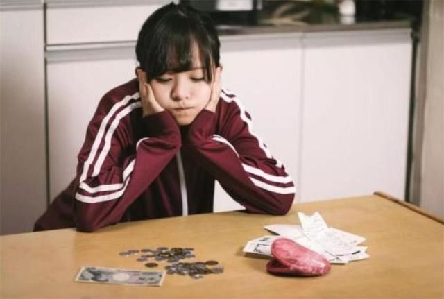 冰激凌|多少父母，将自己赚钱的不易强加给孩子，多少孩子，边享受边愧疚