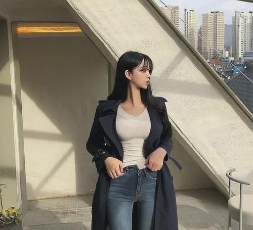 百搭牛仔裤时髦脚感好，清纯又减龄，典雅高贵韵味十足!