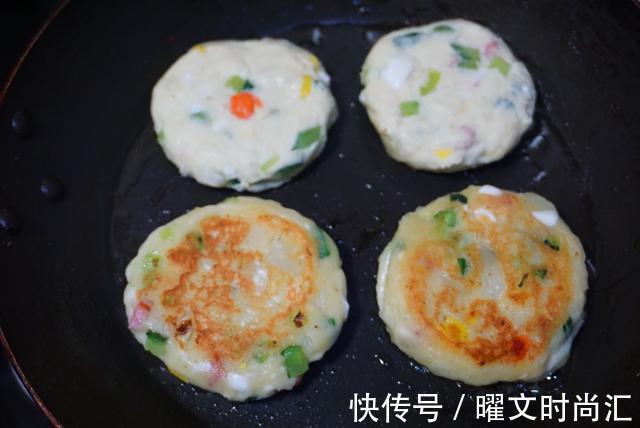 火腿丁|简单快手的营养早餐，10分钟就能搞定，外酥里嫩太好吃了