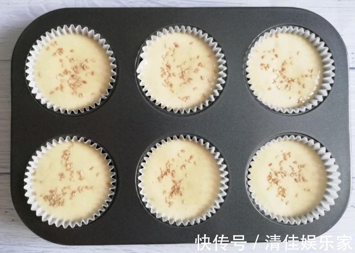 简单3步教你做老式鸡蛋糕,蛋清蛋黄不用分离,做法超简单