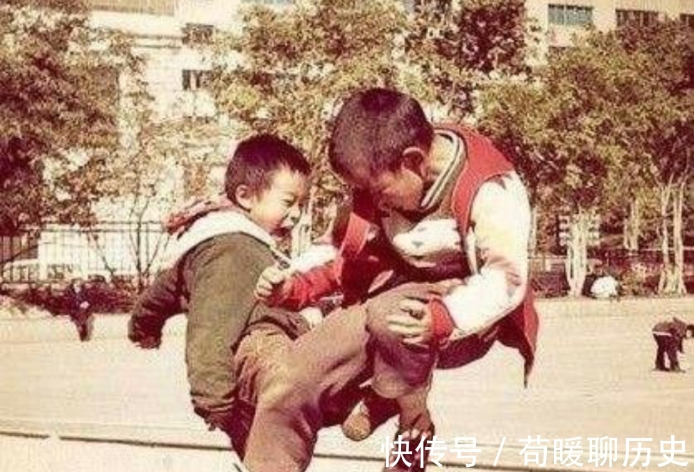 曹嵩|易中天评论曹操时说但凡小时候老实的孩子,长大后都没出息?