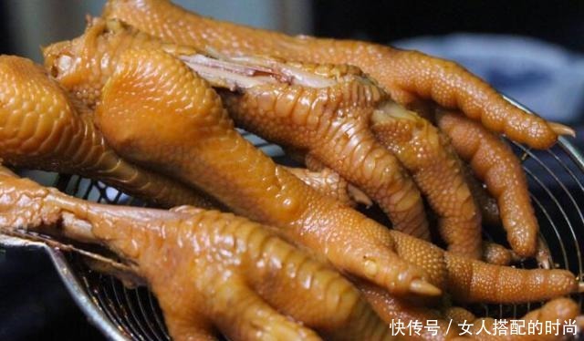 鸡爪|鸡爪最好吃的做法,入锅一煮软烂脱骨,汁多味美,比虎皮鸡爪好吃