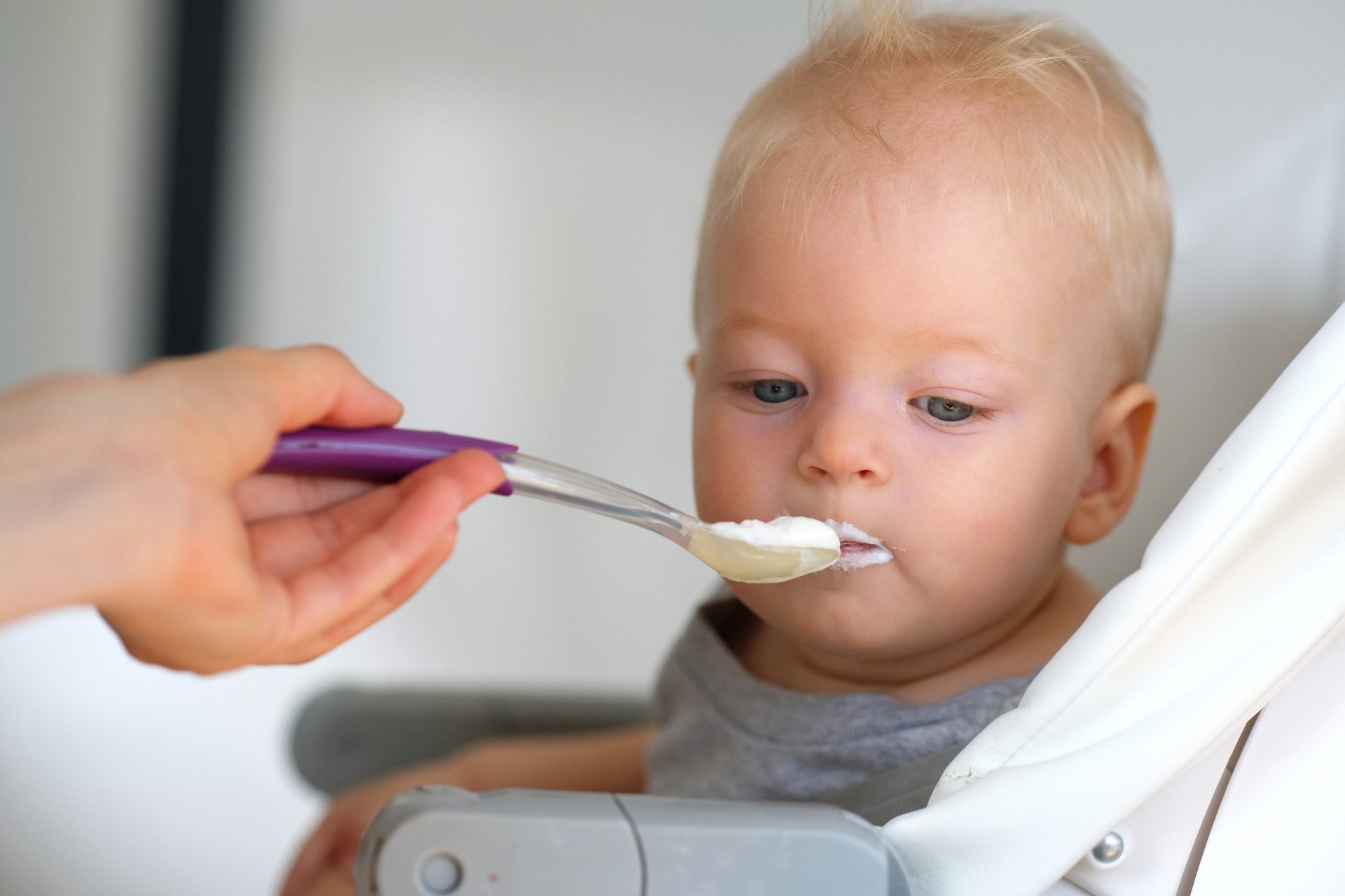 食物|辟谣,米粉吃到一岁更营养孩子到这月龄别吃米糊了,影响娃发育