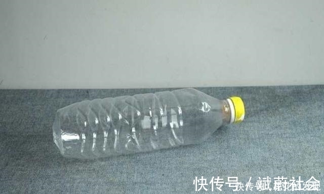 塑料瓶别扔了,小伙在瓶子上打两小洞,改造成打气筒,省钱又省心