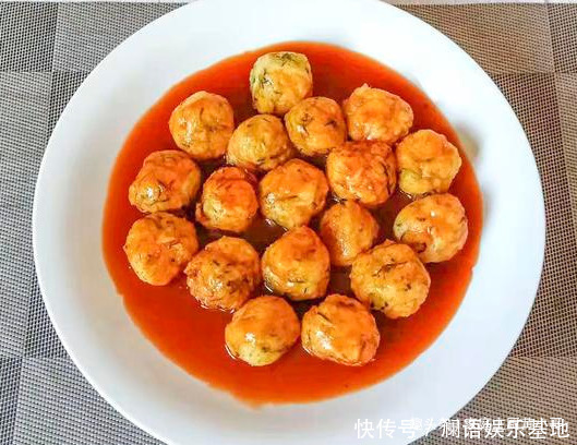 淀粉|做萝卜丸子时,加淀粉就错大了,大厨教你正确做法,味道格外香