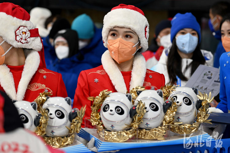 一颦一笑|冬奥会礼仪志愿者展“中国之美”