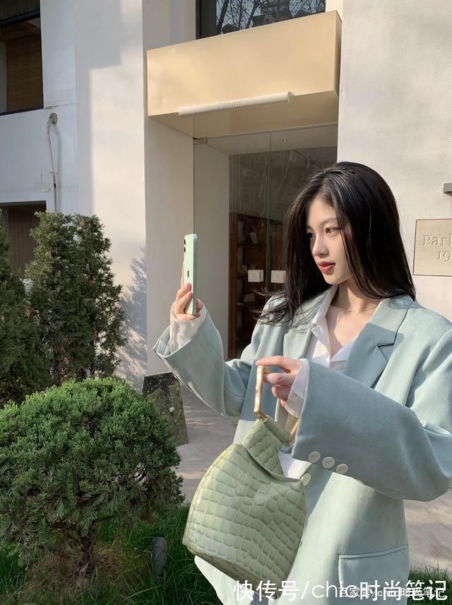 颜色|夏末与初秋交界的时节，什么颜色应该占主导，豆绿色应该榜上有名