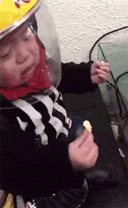 |搞笑GIF趣图:怀恋学生时期陪你一起犯二的朋友们