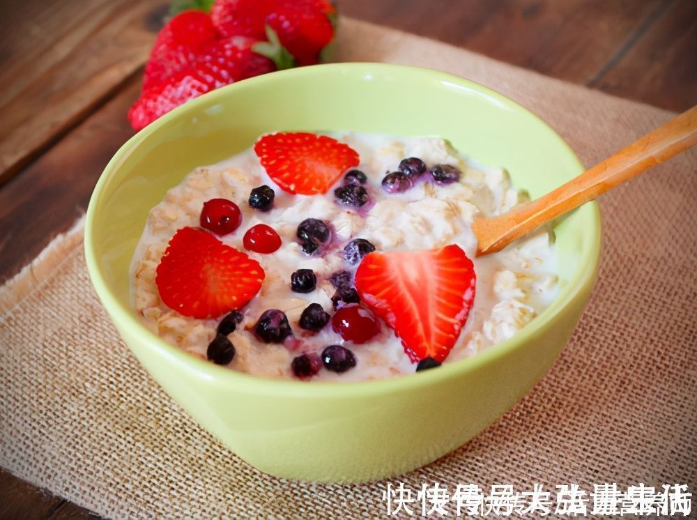 燕麦片|减肥时只吃燕麦能瘦吗？营养师却说：经常吃这4种燕麦，越吃越肥