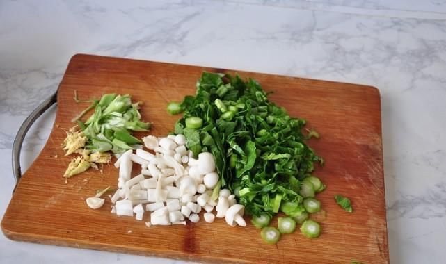 马拉里苏芝|一只梭子蟹一碗饭,烤一烤味道赞,网友:梭子蟹它清蒸着吃不香?