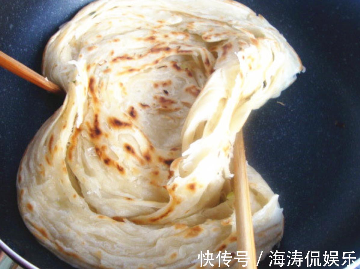 面团|家里有面粉的，一定要试试这款葱油饼，香软多层，比买的好吃
