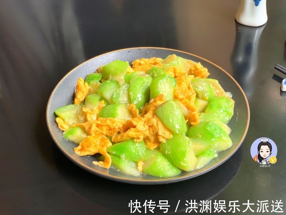 猪油|炒丝瓜时,马上下锅就错了!掌握这1个诀窍,保准出锅翠绿不发黑