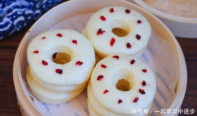 蔬菜也能做甜甜圈，绵软香甜，不油炸易消化，孩子一口气能吃仨