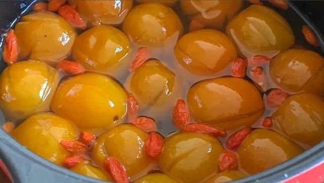 快过年了，遇到这种碱性水果别手软，寓意发财，营养极高，别错过