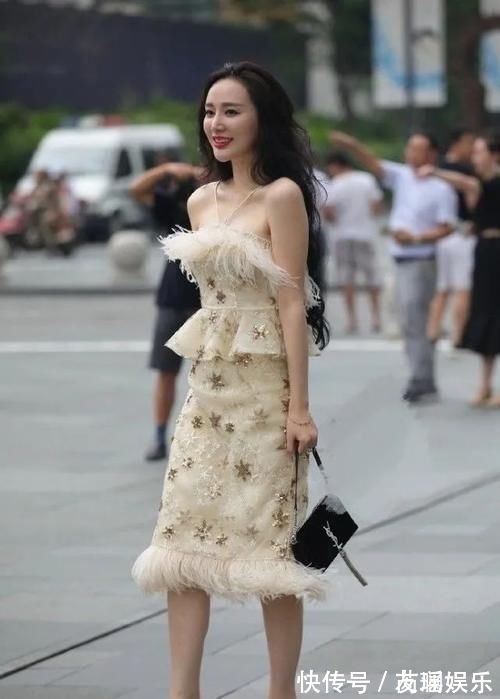 穿搭 气质分为两部分,一部分是天生的,另一部分需要你的穿搭来体现