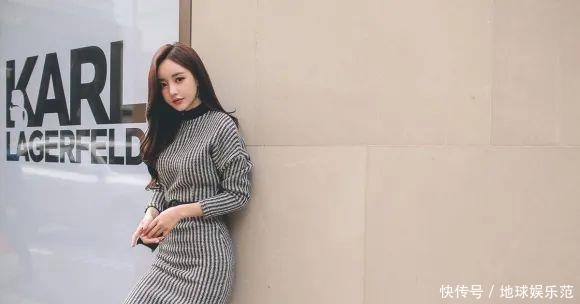 鉴赏|美女鉴赏:波普视觉条纹时髦白领针织裙