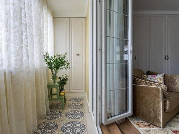 小户型|阳台和客厅要不要隔断如今潮流这样装修,老师傅看了都说好!