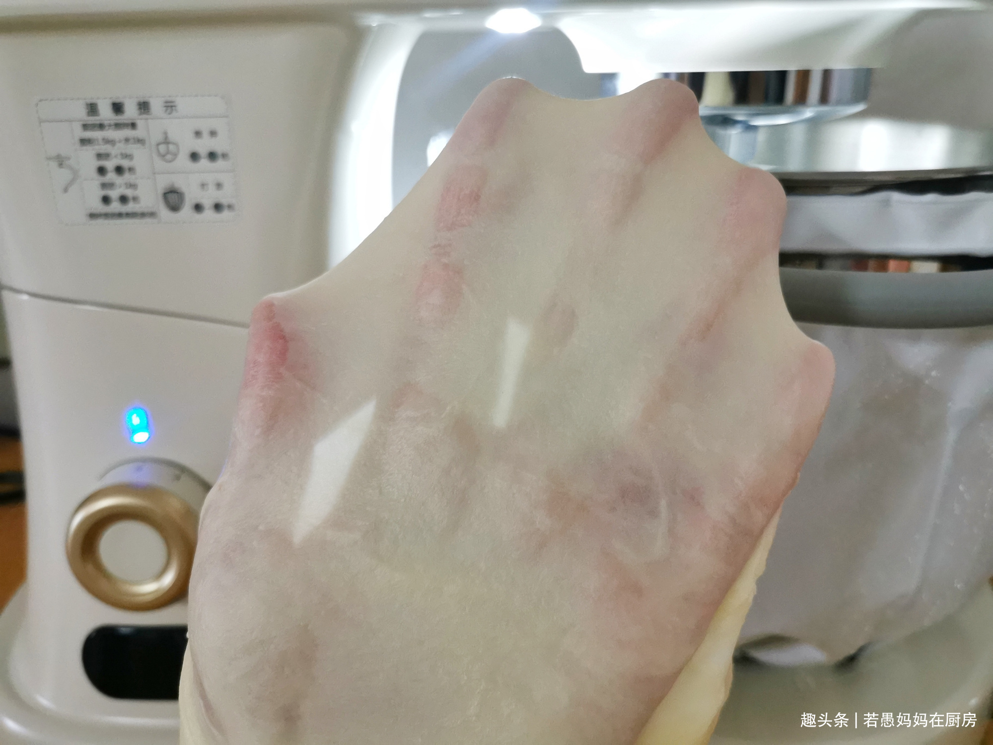 用了6年的吐司配方，次次都成功，放3天依旧松软，比买的都好吃