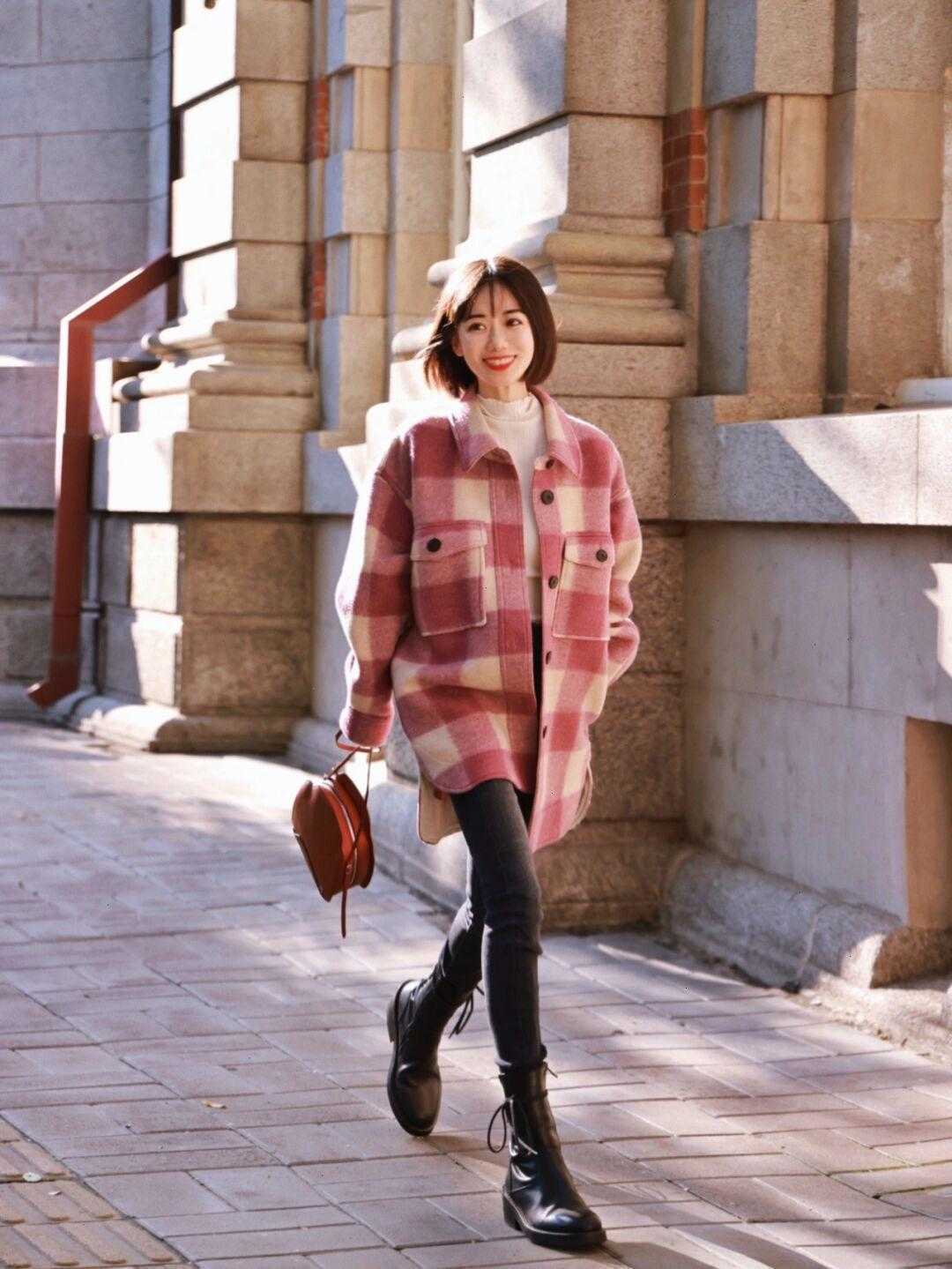 面料 适合冬天选择的粉色单品有很多,码住这“四”款,是真的很时髦