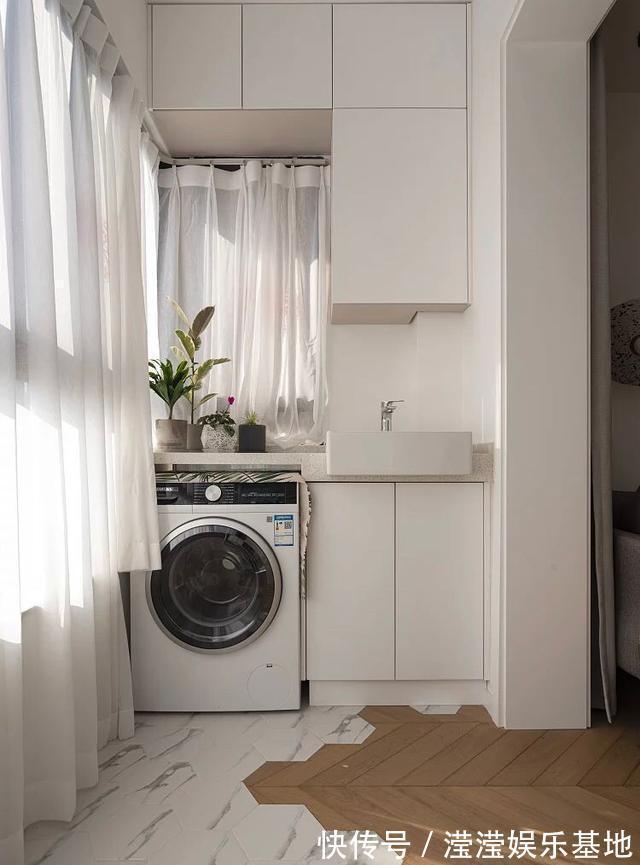 折叠门|100㎡小三房,坚持全屋打满柜子,飘窗这样设计,太实用了