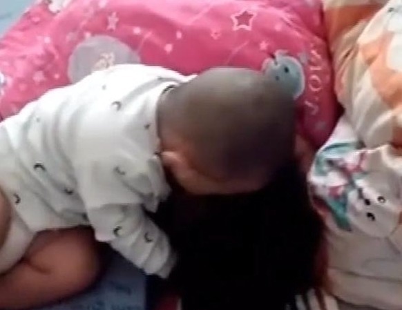 宝妈|自从有了弟弟,两个姐姐每天都是这样起床,宝妈每看一次都会笑喷