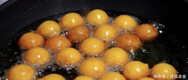 3根红薯,不用面粉不加水,教你做红薯丸子,香甜软糯,出锅抢光