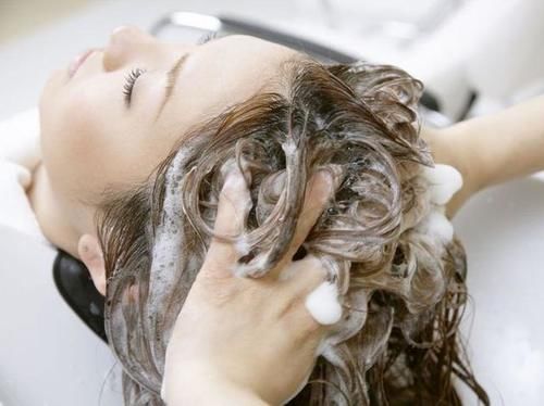 艾草|38岁江西女子,坚持用艾叶洗头,半年后,身体发生这4个改变