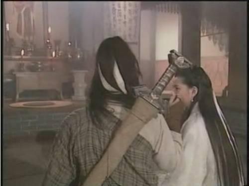 金轮法王为何需一日一夜才能伤慈恩?看看周伯通,或许能明白