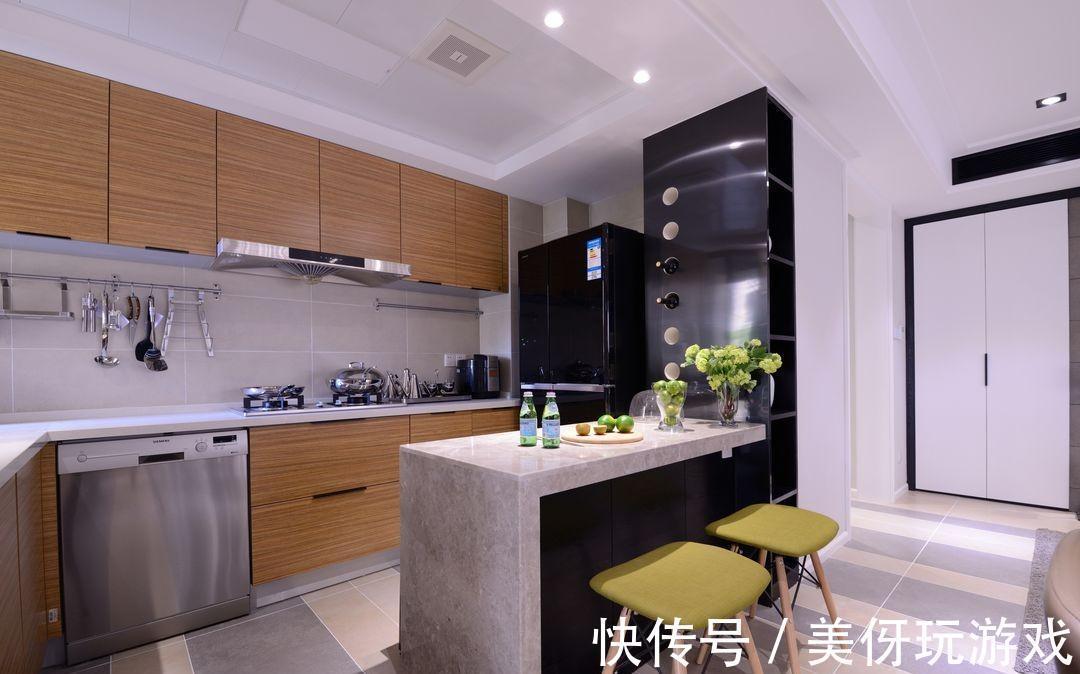 李文伟|将时光碎片收集起来,在光影间,拼凑出让人踏实的安居之所