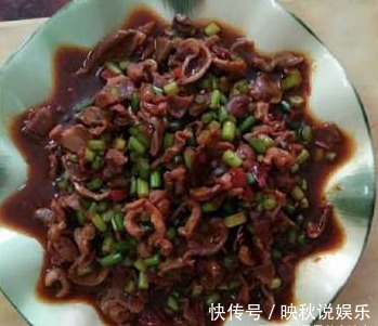 满脸|领导三天两头到我家蹭饭，夸我家饭菜好吃，收到调令我满脸问号