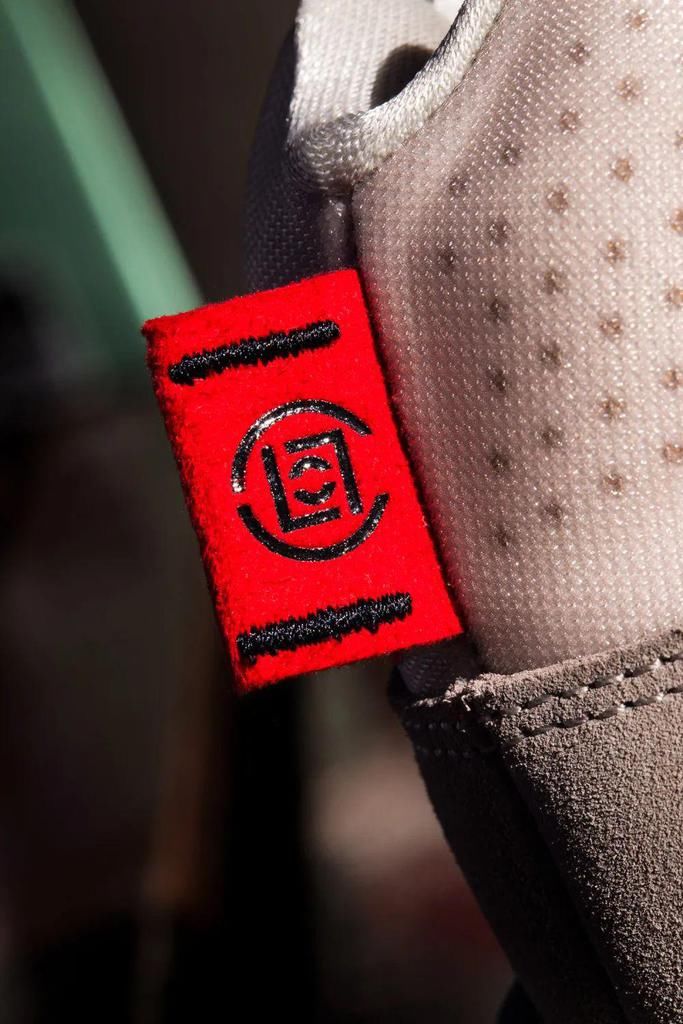 永远滴神！兵马俑 AJ 套装上脚太帅了！冠希刚晒出隐藏玩法！