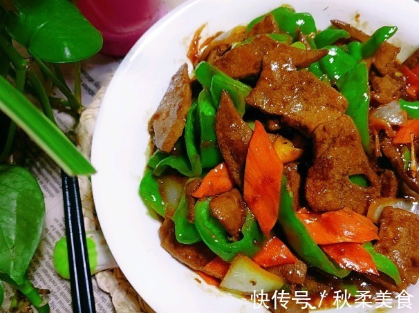 腥味|洗猪肝别用清水，厨师长教你关键3步，干净又鲜嫩，没毒素更放心