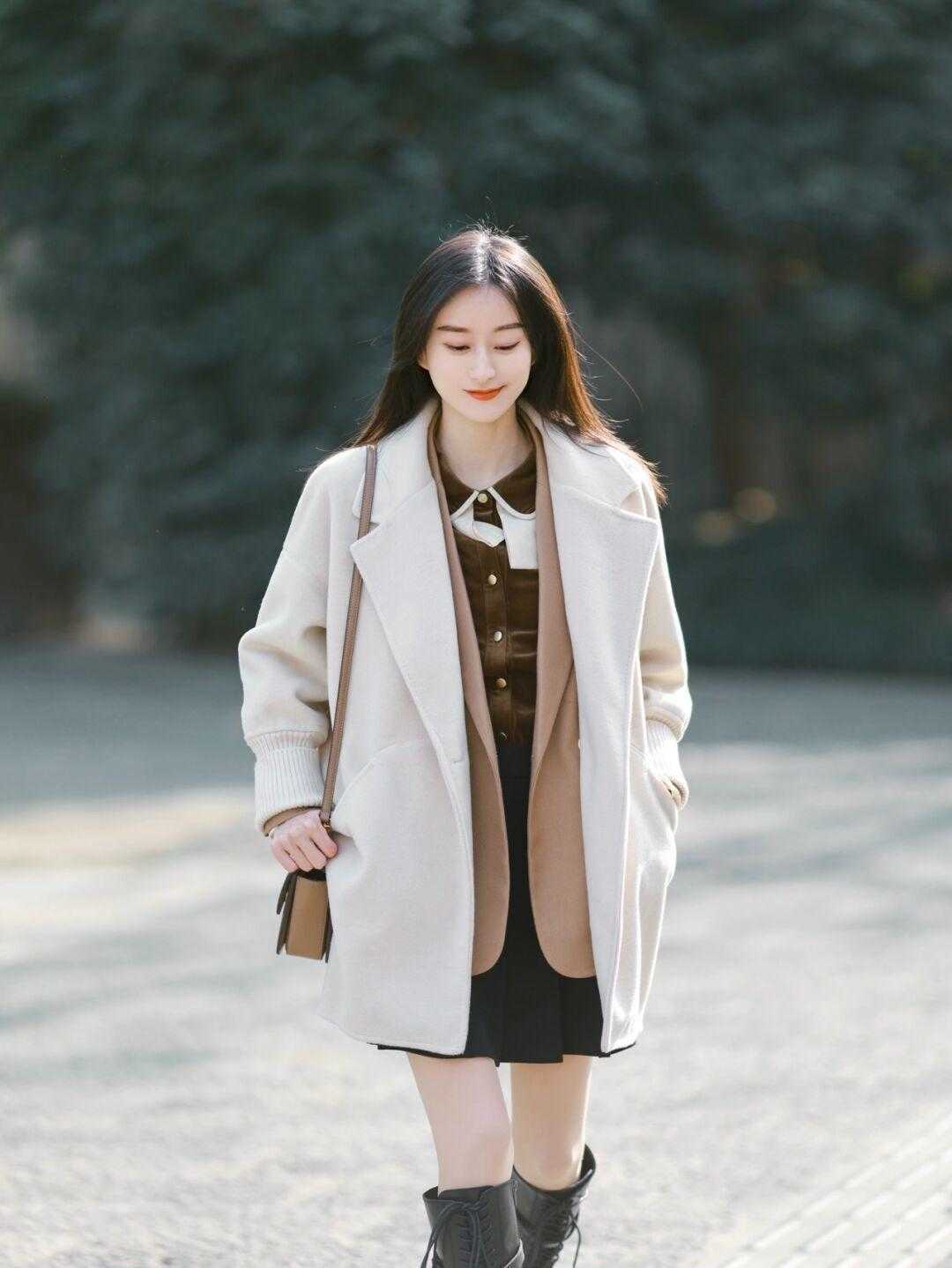 黑丝 出门聚会怎么穿?这四款心机造型,时髦个性又有腔调,咋穿都出彩