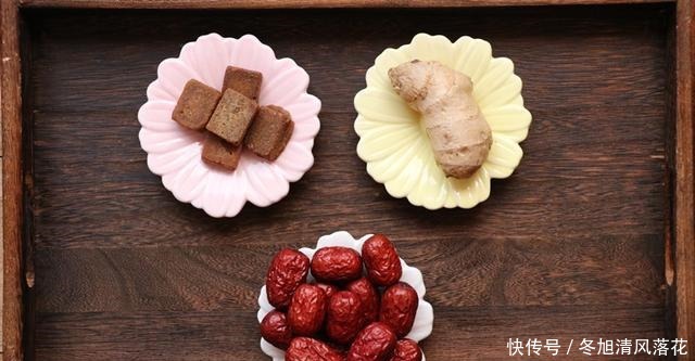 年夜饭必不可少的一道菜“金丝蒸枣”,寓意财源滚滚,长寿健康