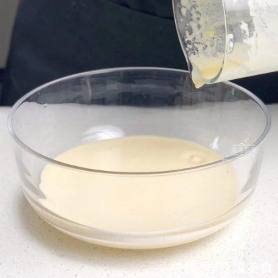 鸡蛋牛奶|早晨来一碗小米发糕，大人小孩都爱吃