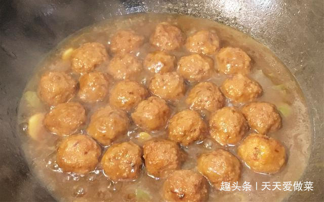 溜丸子|丸子要好吃关键最调馅，教你不外传的丸子做法，外焦内嫩