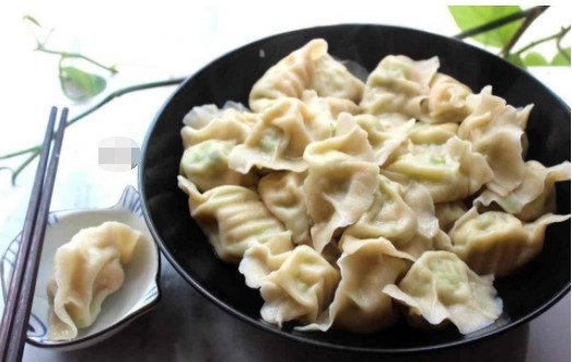 这菜包饺子比肉馅香百倍,一咬满嘴汁