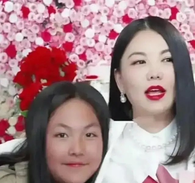 《爸爸去哪兒》播出8年,三對夫妻最后離婚了,受傷的卻都是孩子