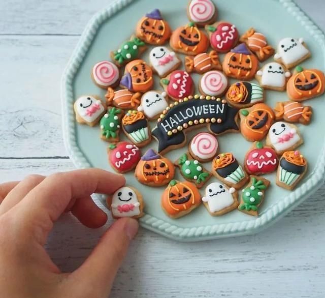 做出|一双巧手,做出童话般的翻糖饼干,看完你会舍不得吃网友称太美