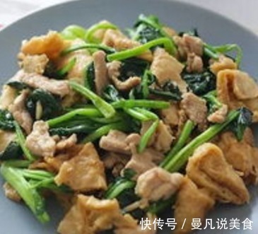 做肉片炒菠菜时,掌握好这个制作关键,味道鲜香,大人小孩都爱吃