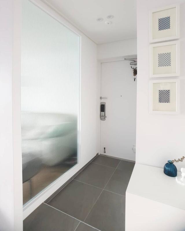 玻璃柜|一到月初就扔家具,85㎡干净得太赏心悦目了,再住10年也不会乱