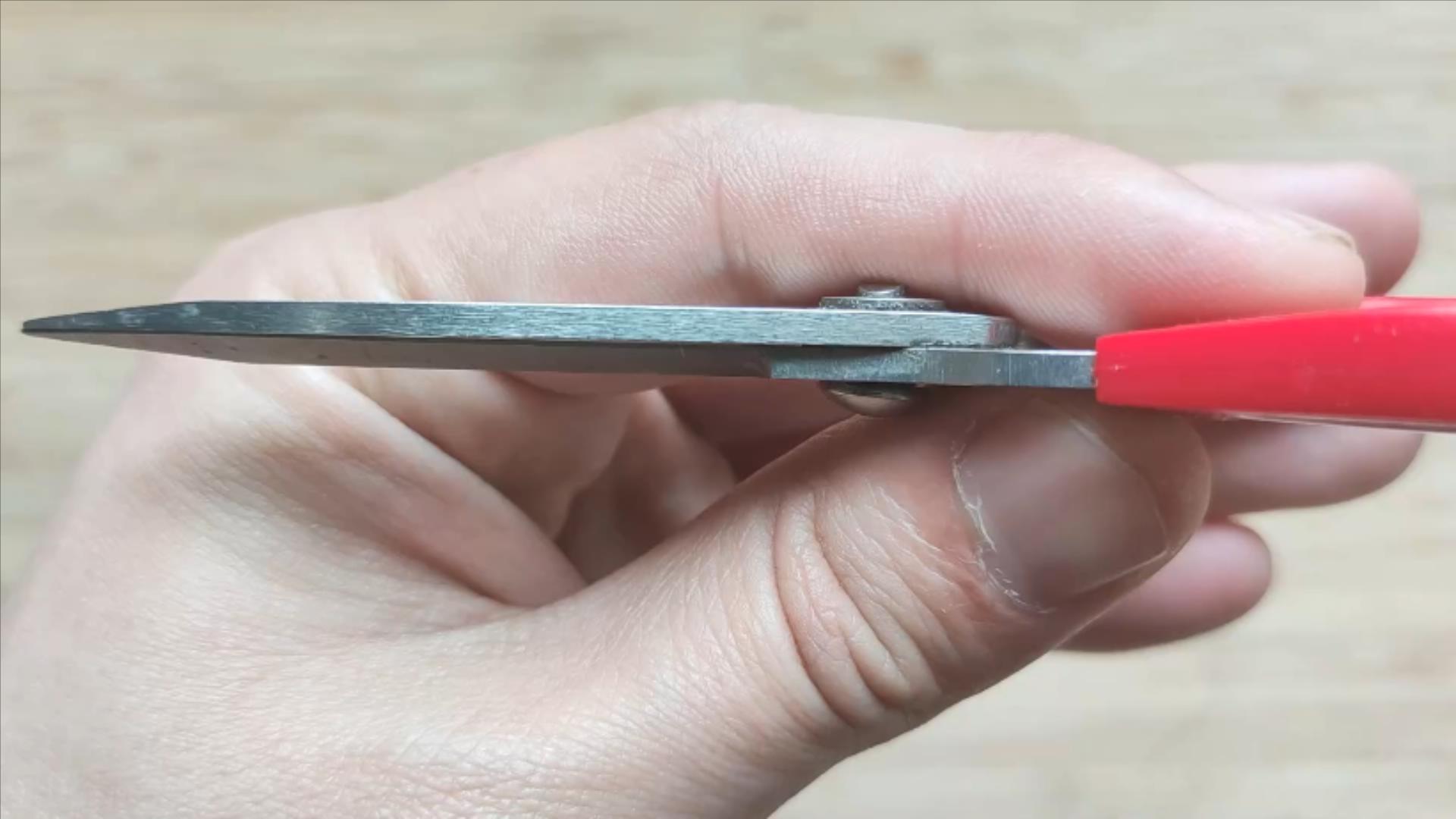 不管剪刀有多钝,学会一招,立马锋利如新,剪棉花非常轻松简单