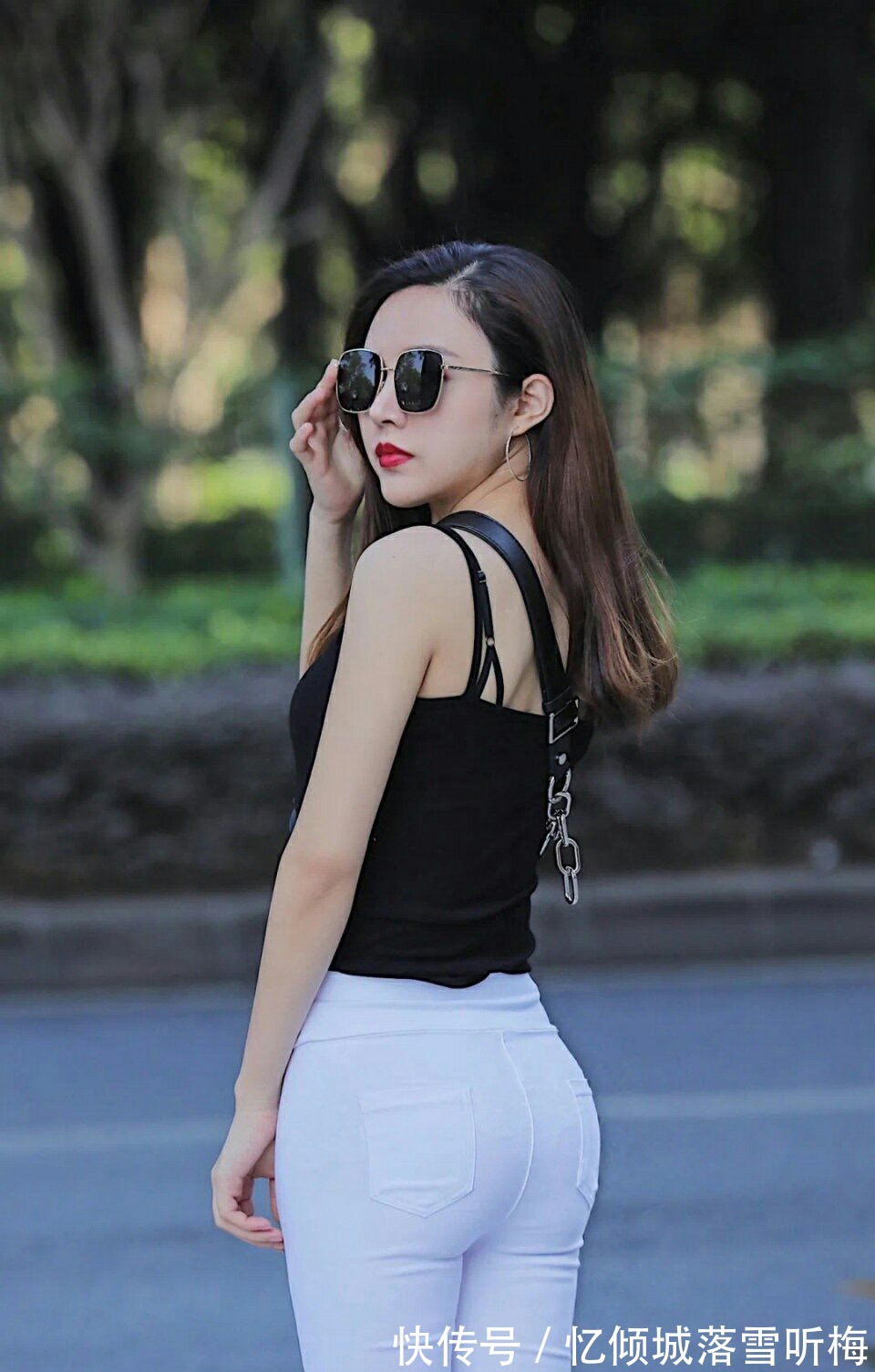 个性|简单个性又帅气,这样穿搭你也能展现出自信出众的美