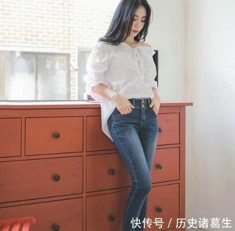 紧身|紧身牛仔裤:美女身材一级棒,走到哪里都是焦点!