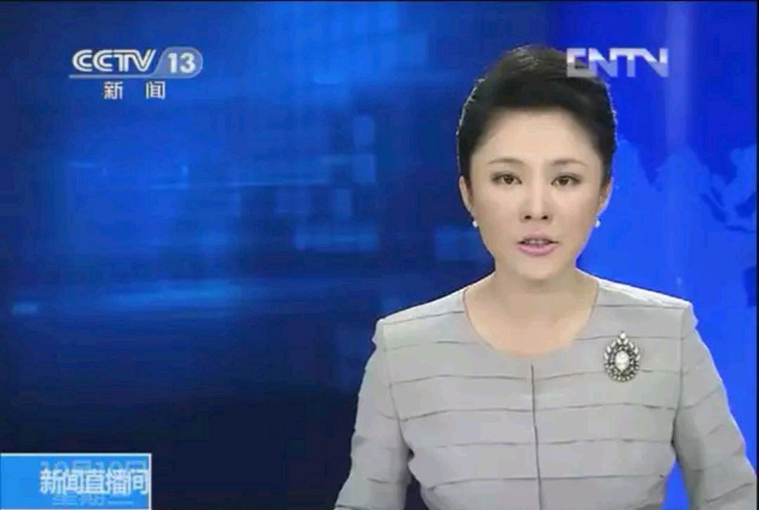 新聞直播間|央視女主持人的出鏡服裝，踩雷最多的非紫凝莫屬，早期真無(wú)力吐槽