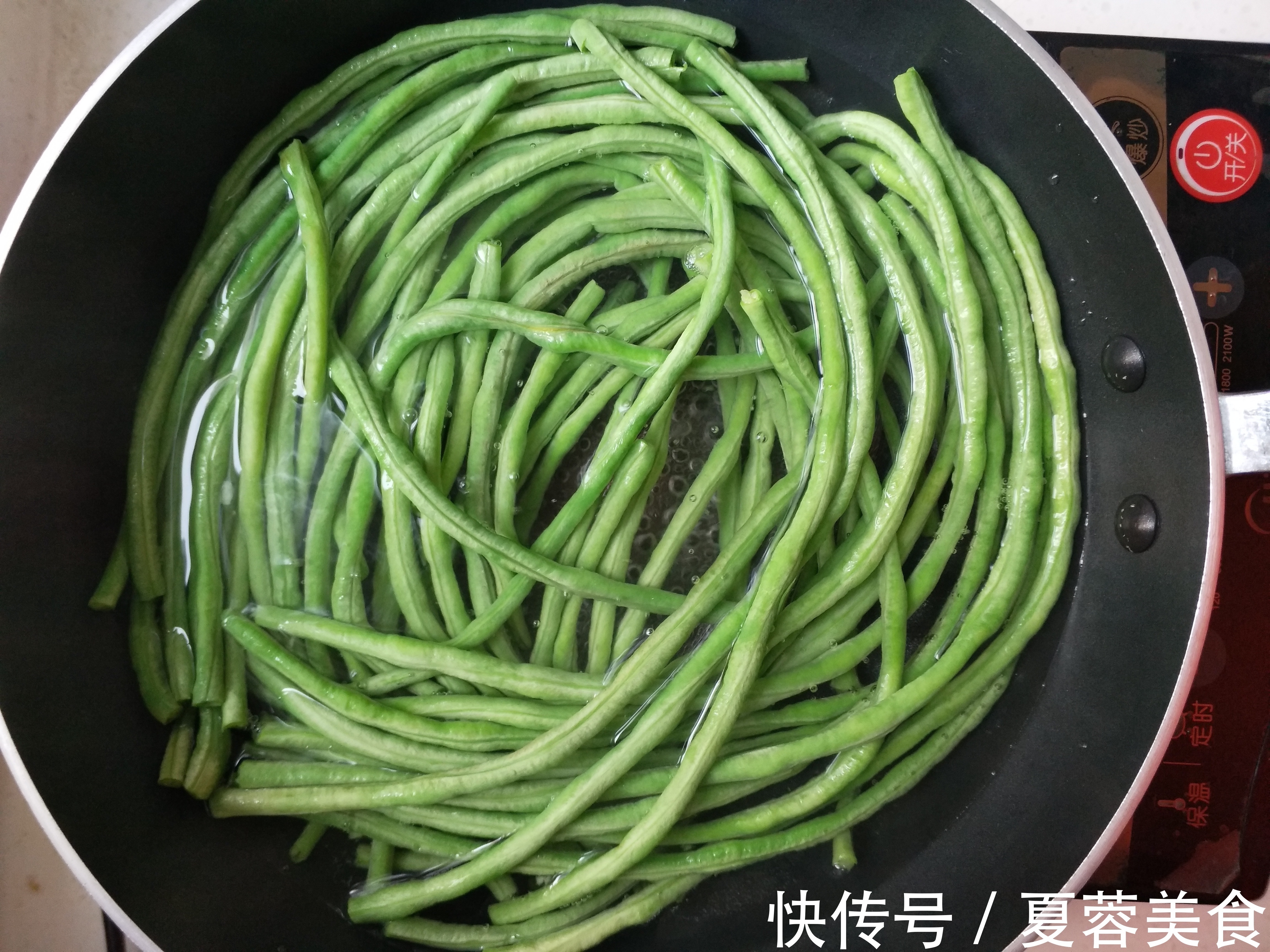 它被称为“天然消炎菜”,做馅蒸包子真好吃,做一次吃一周